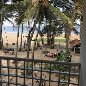 Hotel Dephani Beach, Negombo